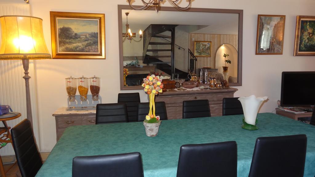 Tiffauges Logis Des Douves Bed & Breakfast エクステリア 写真