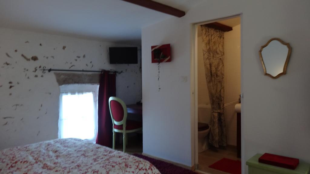 Tiffauges Logis Des Douves Bed & Breakfast エクステリア 写真