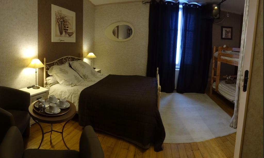 Tiffauges Logis Des Douves Bed & Breakfast エクステリア 写真