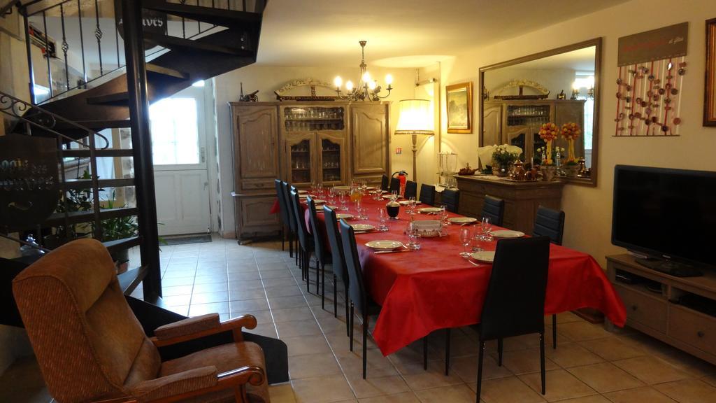 Tiffauges Logis Des Douves Bed & Breakfast エクステリア 写真