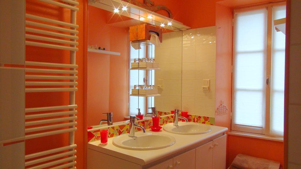 Tiffauges Logis Des Douves Bed & Breakfast エクステリア 写真