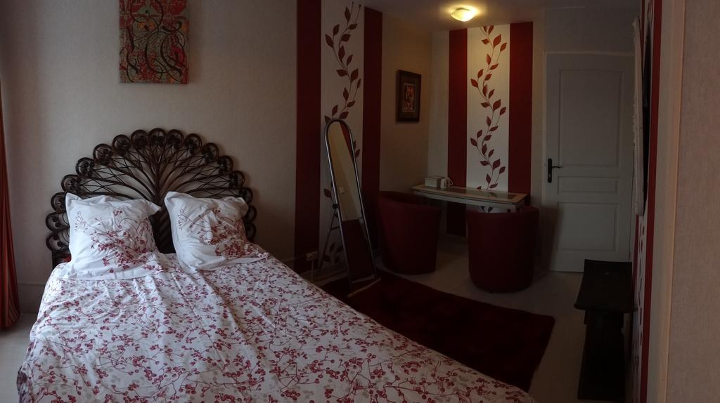 Tiffauges Logis Des Douves Bed & Breakfast エクステリア 写真